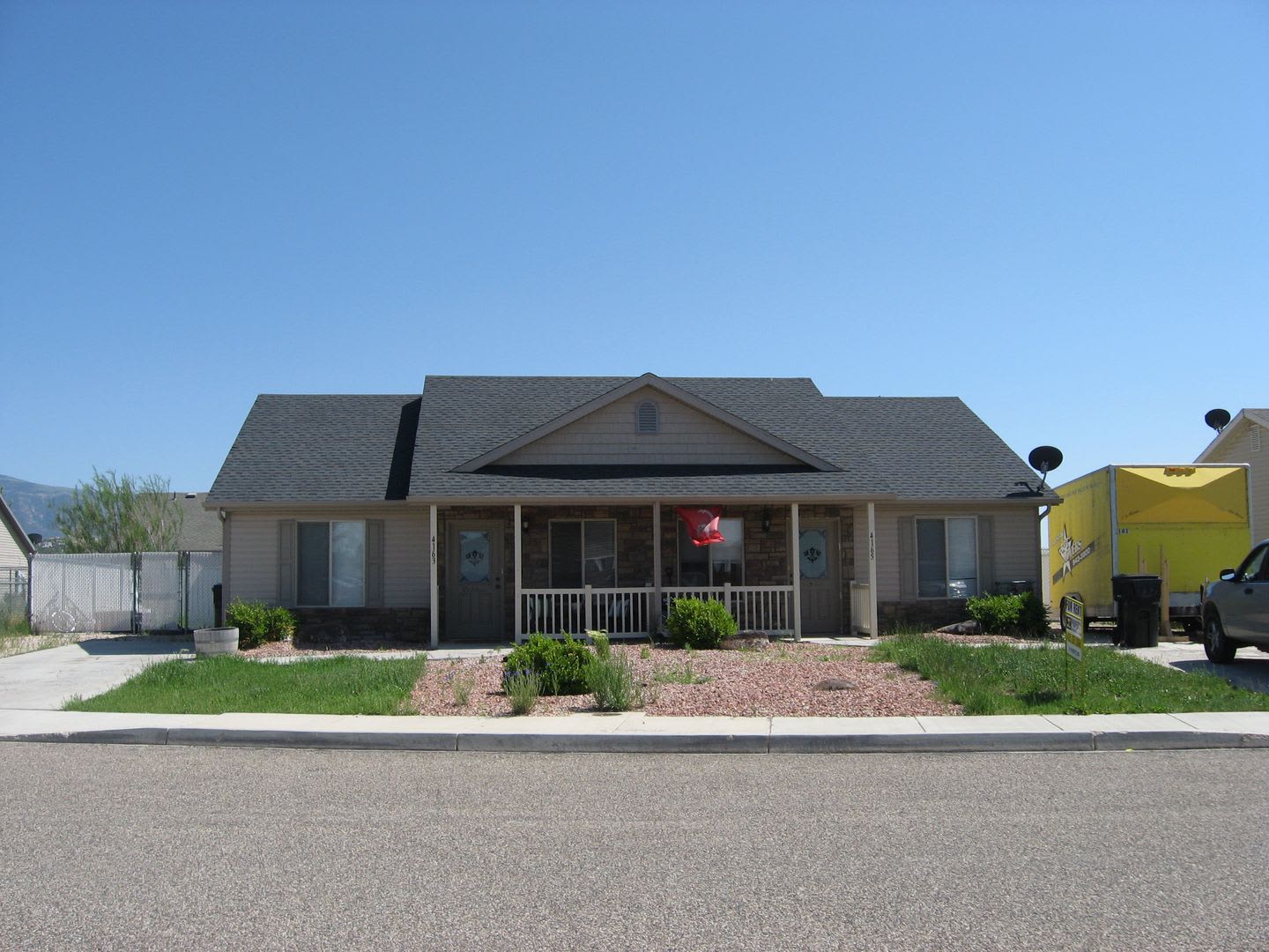 Duplex Near Iron Springs Elementary – photo 1 of 160