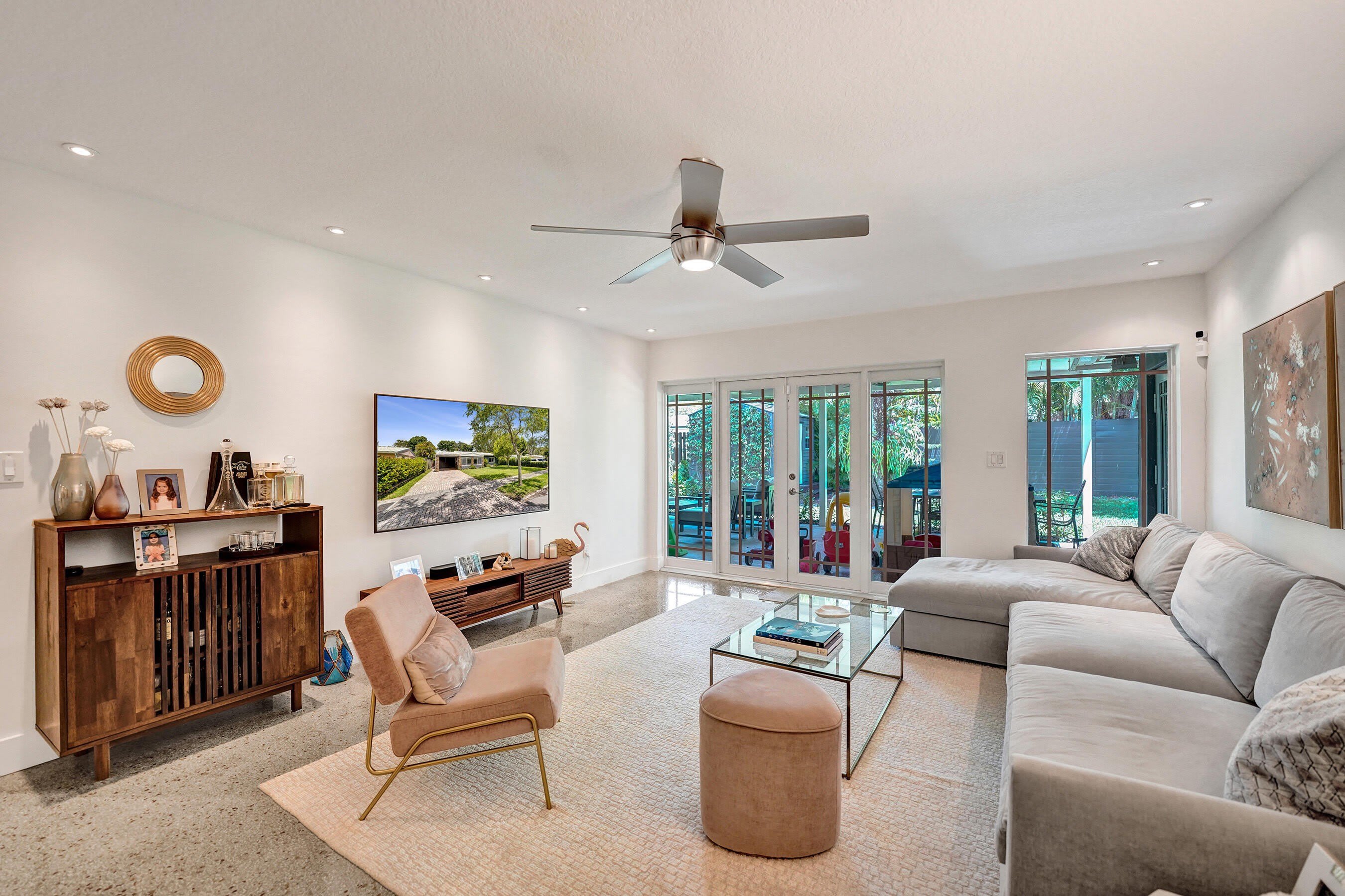 929 SW 18th Court – photo 1