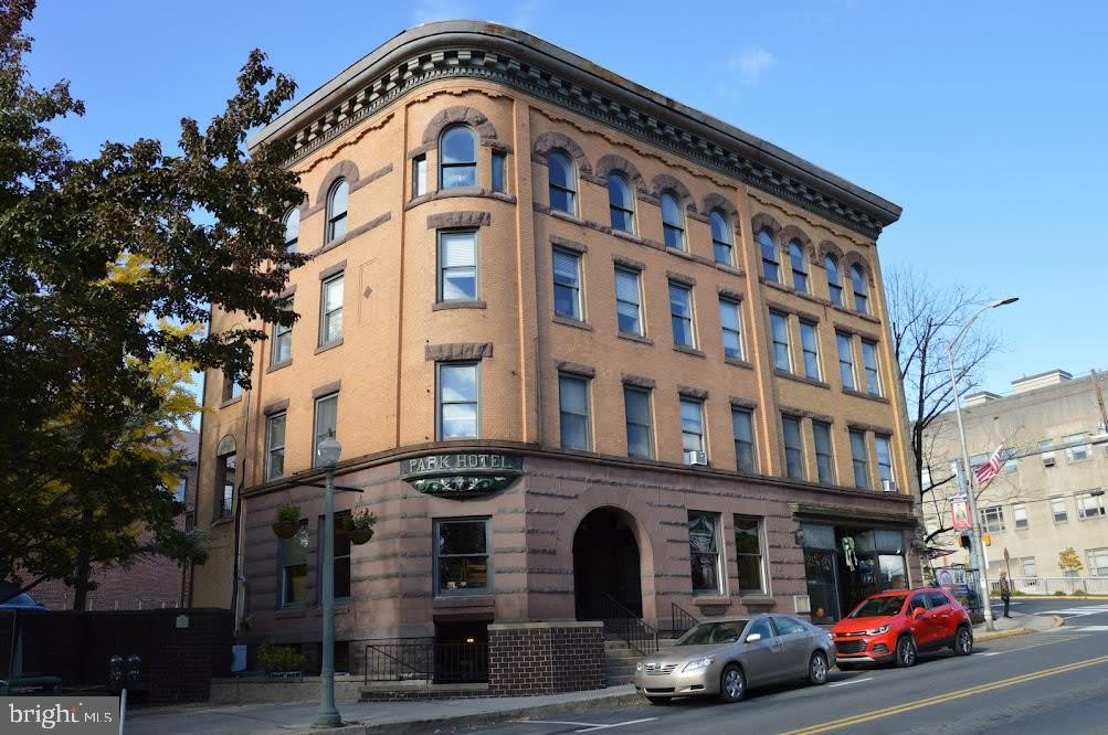 315 N CENTRE Street – photo 1