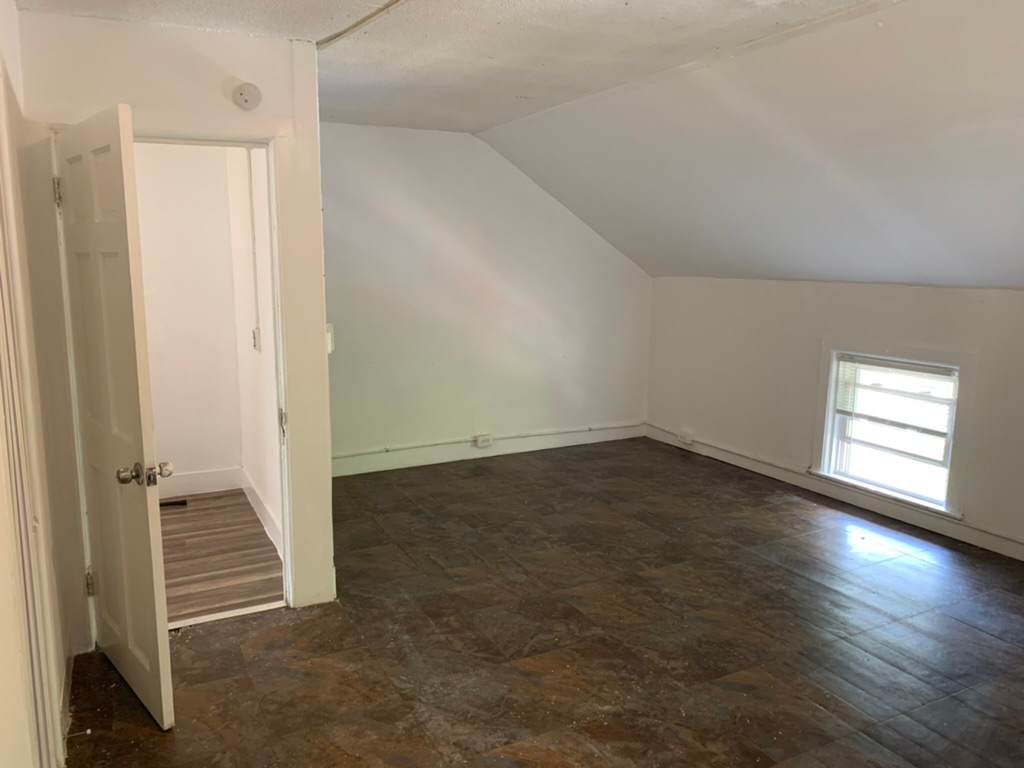 480 Norwich Avenue – photo 1 of 9