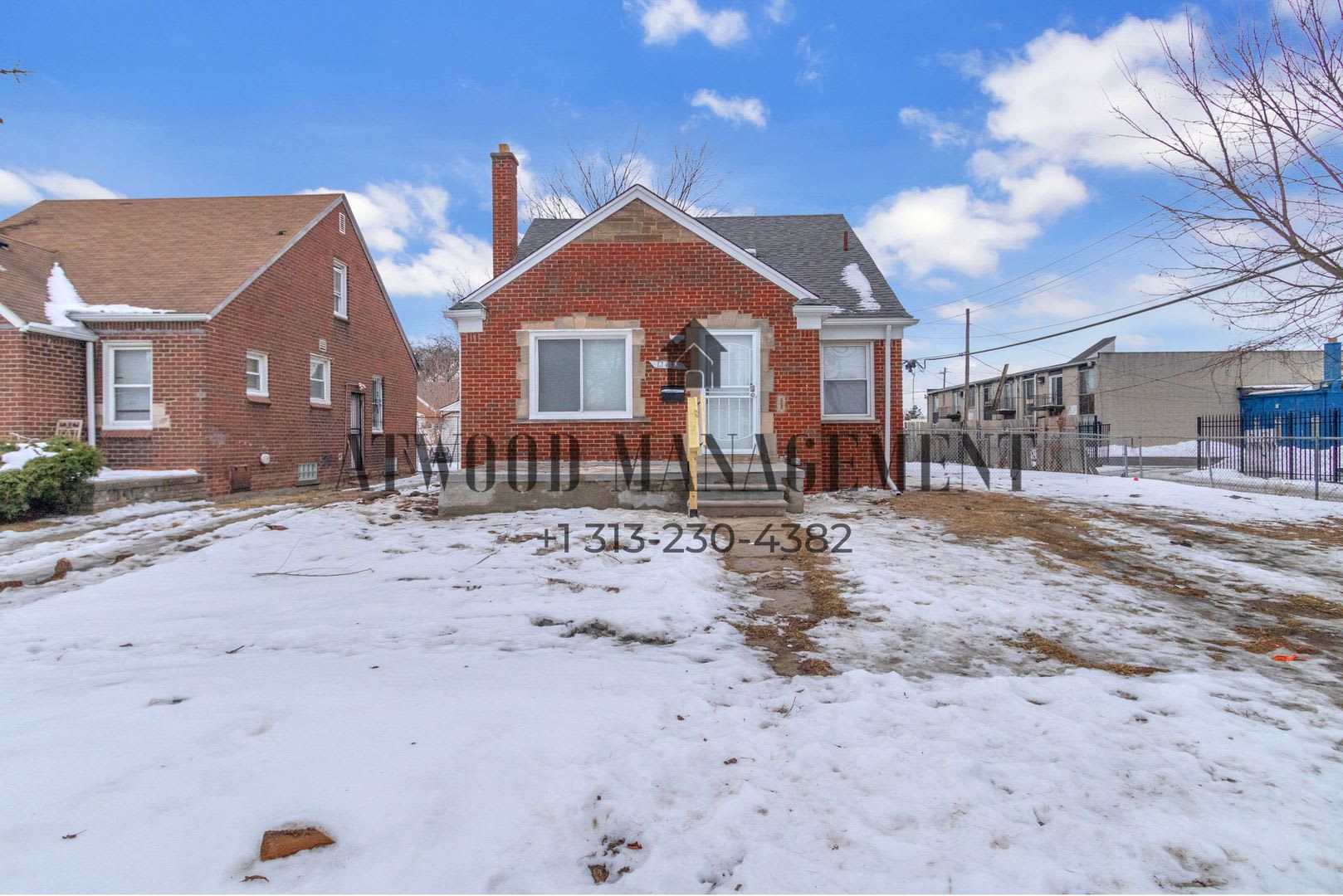 This beautifully updated 3-bedroom, 1-bath single-family home is ready for move-in! – photo 1