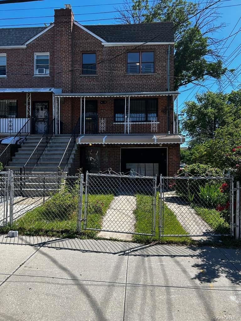 1149 East 219th Street – photo 1