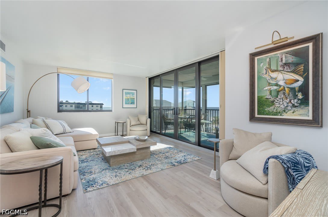 2810 Estero Boulevard – photo 1 of 29