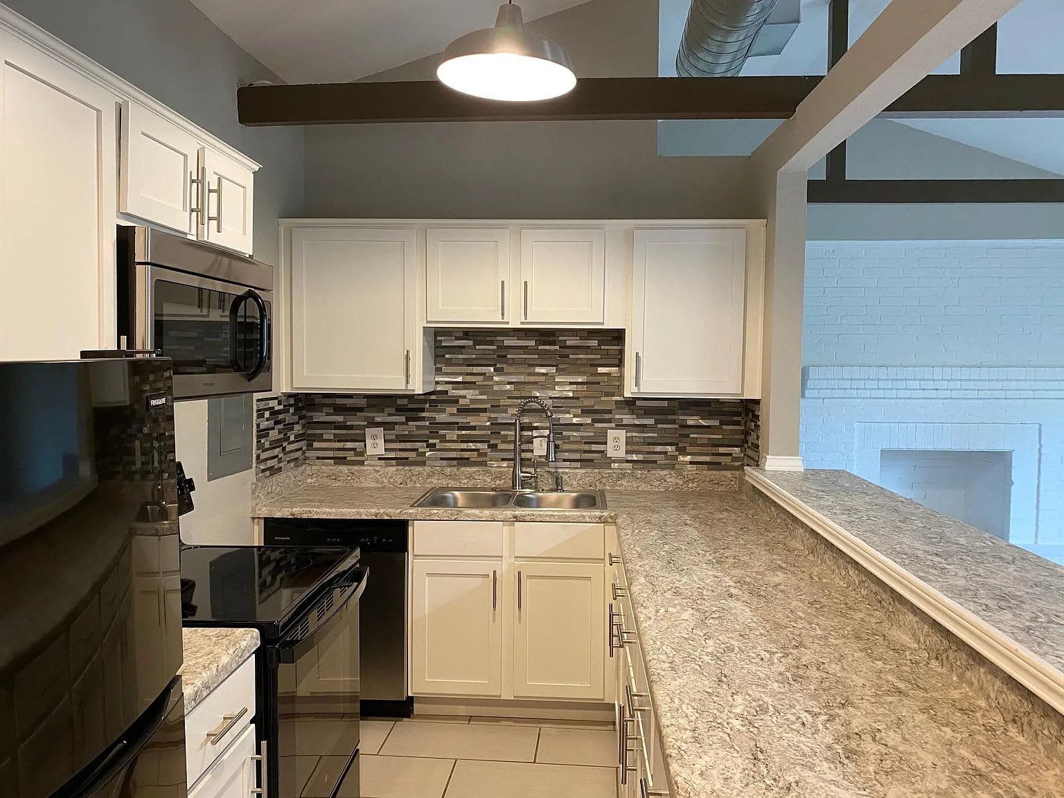 Newport Apartments – photo 1