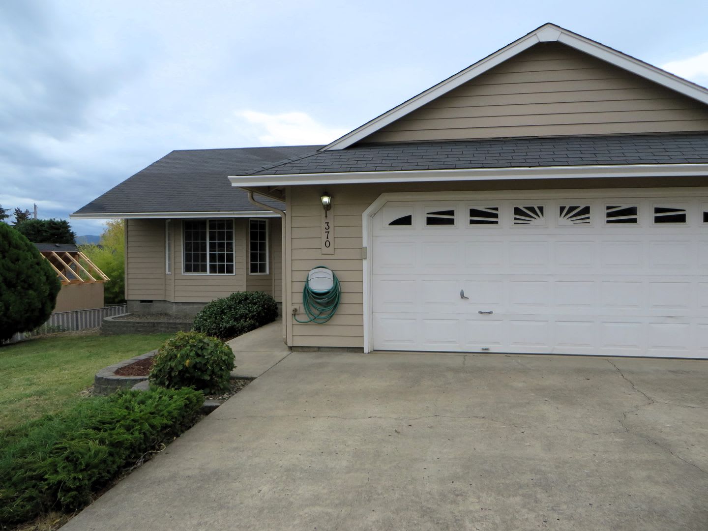Nice 3 Bedroom Home in Green! – photo 1 of 11
