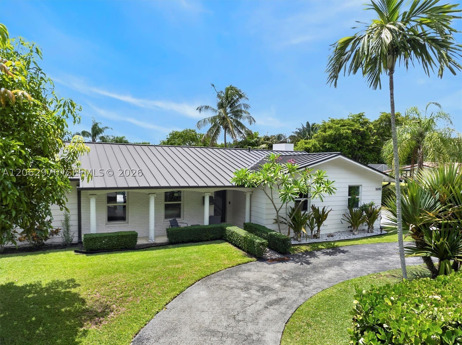 16840 SW 87th Ave – photo 1
