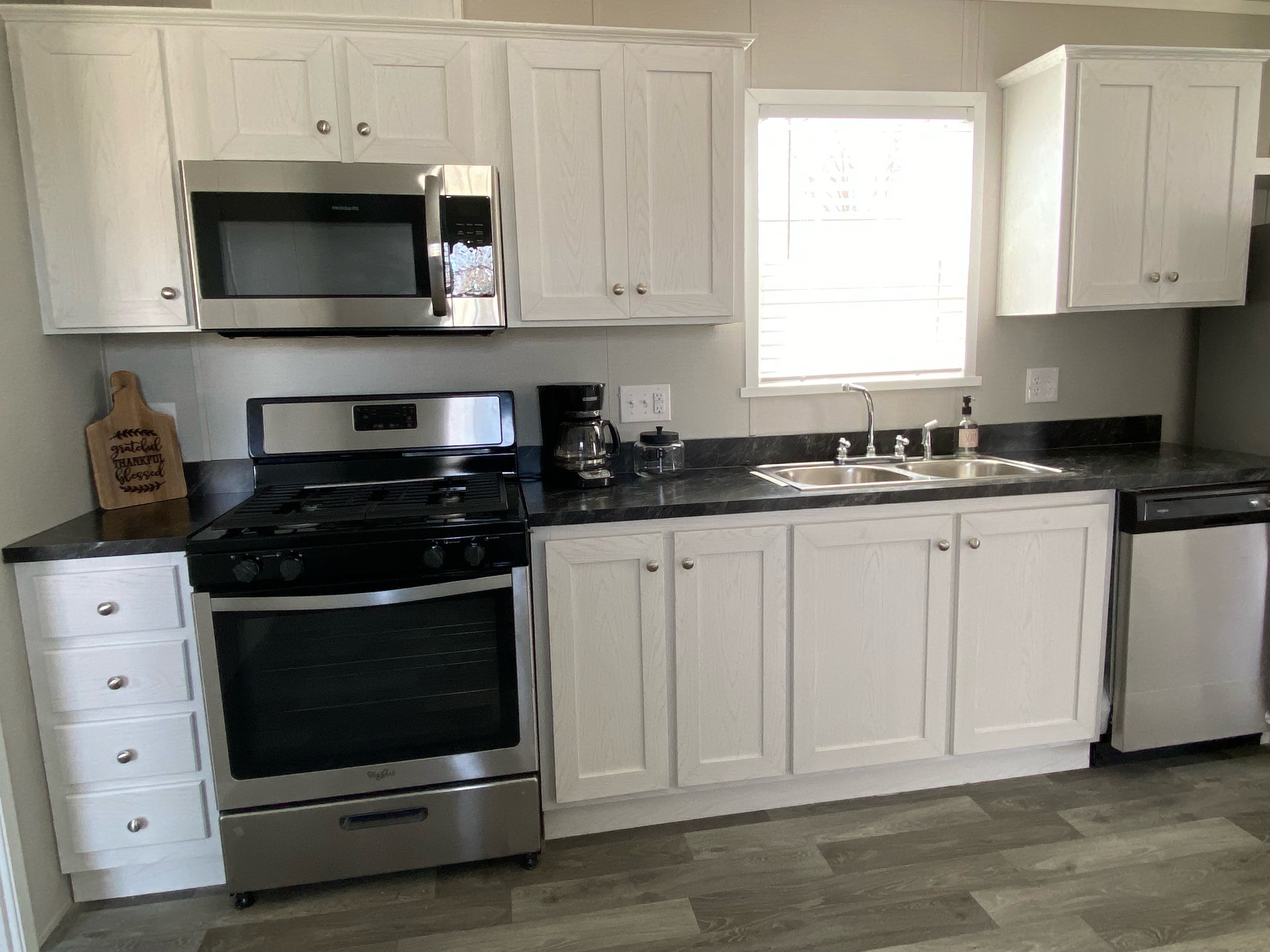 4325 Vin Rose – photo 1 of 268