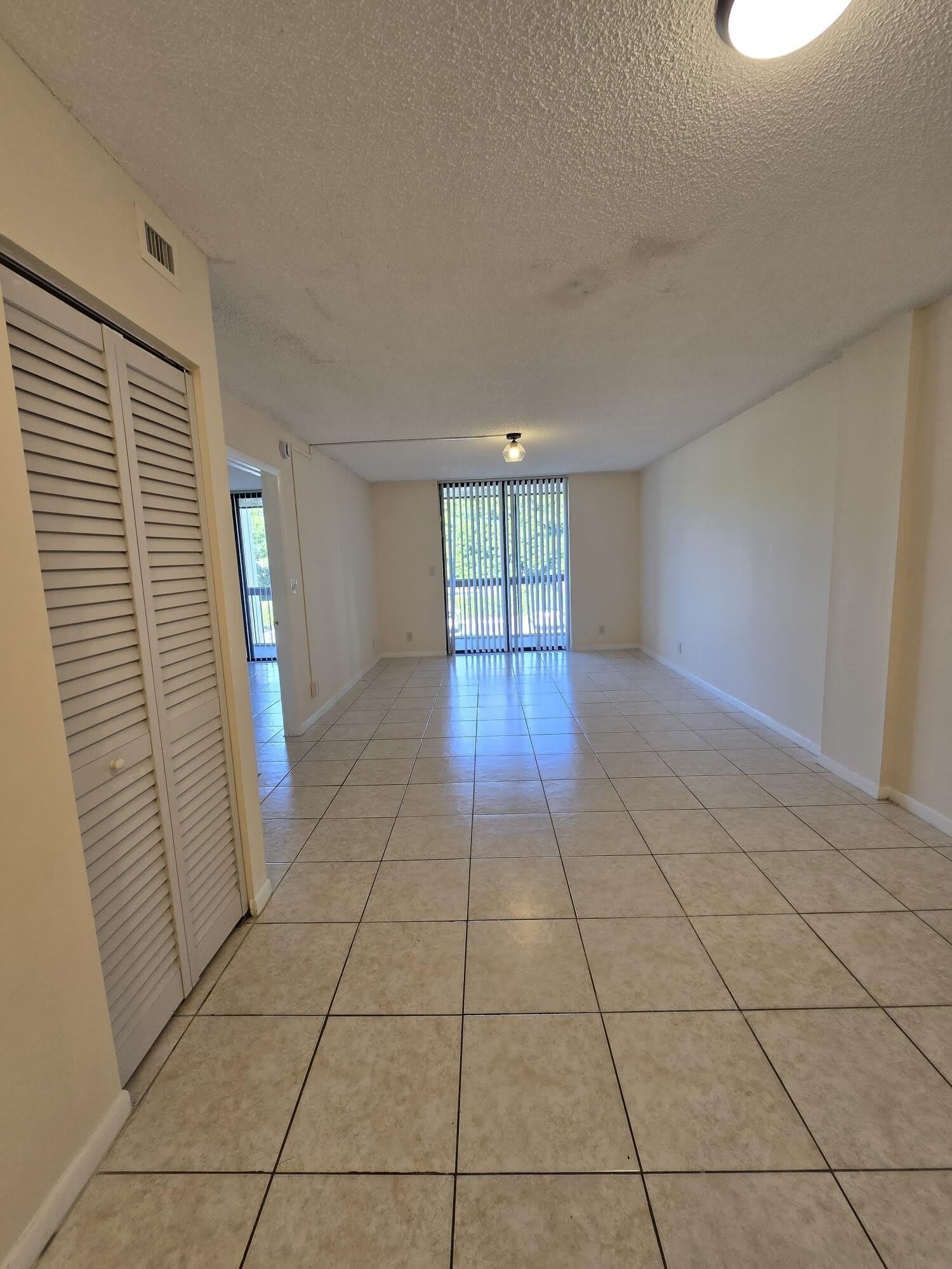 737 SE 1st Way – photo 1 of 11