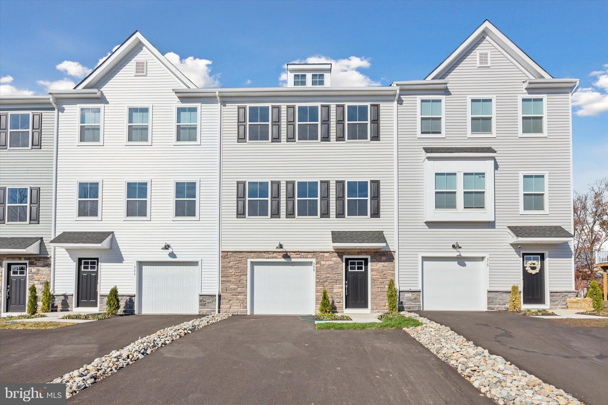 308 BENNETTS Court – photo 1 of 35