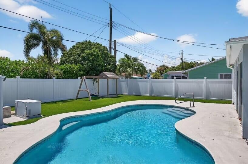 516 E Whitney Drive – photo 1