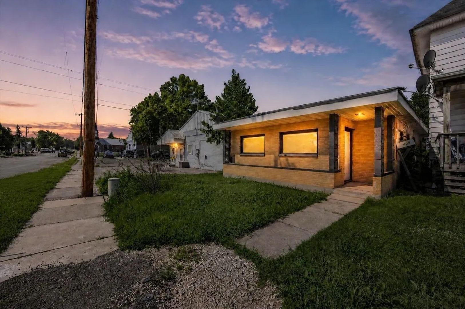 3-Bedroom Single-Family Home in Gillett – Available Now! – photo 1 of 13