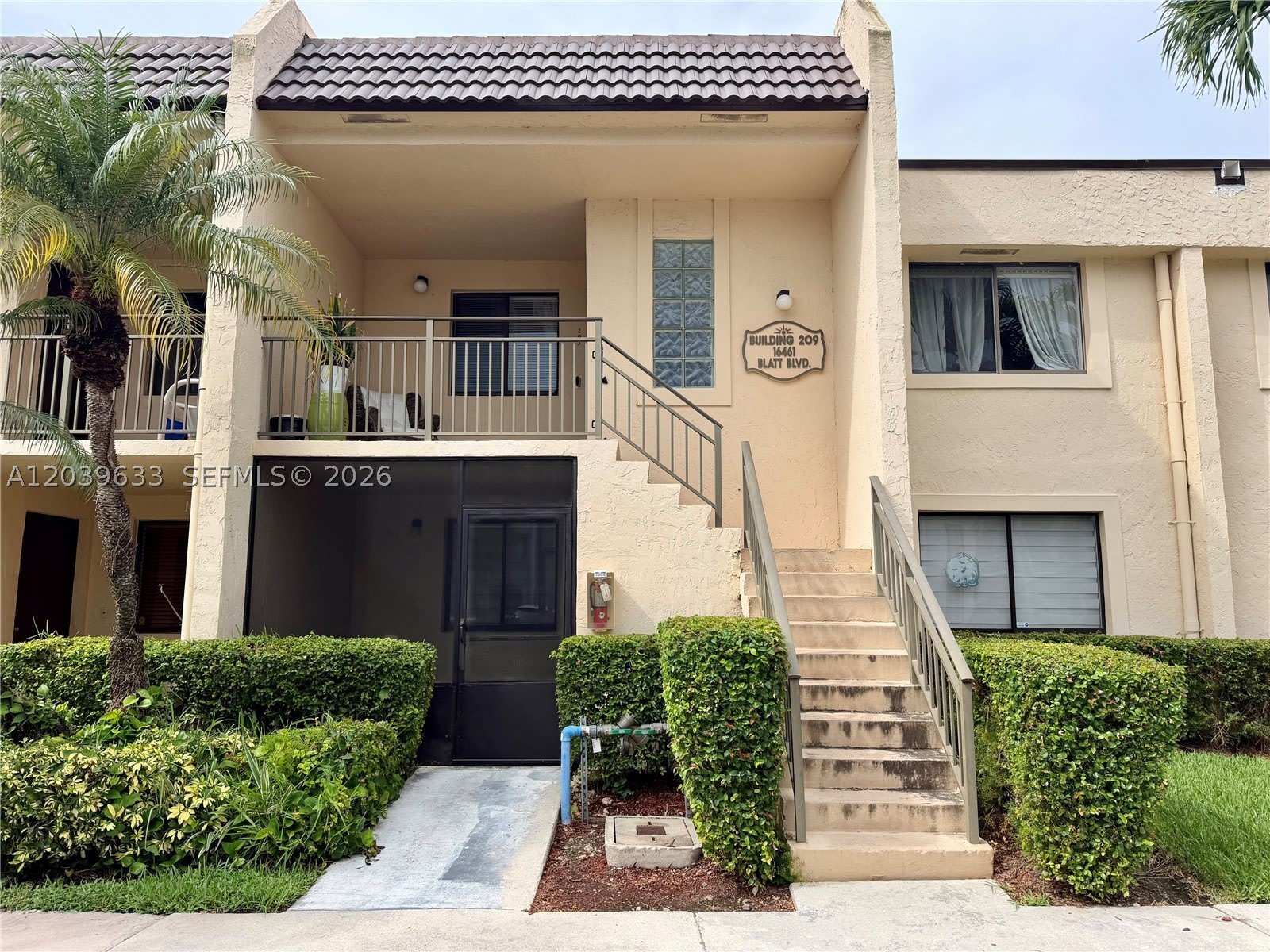 16461 Blatt Blvd – photo 1