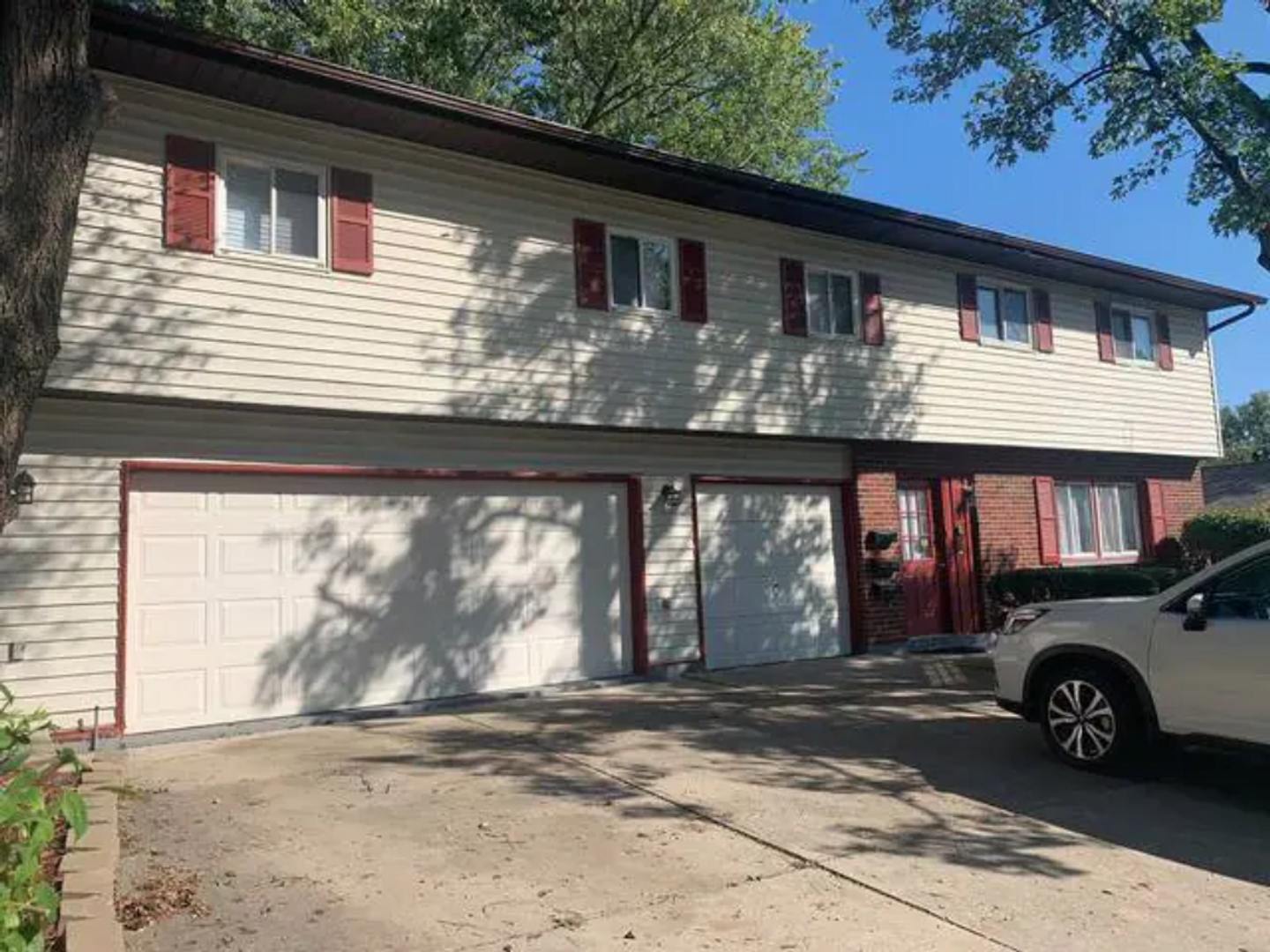 30 Royal Drive – photo 1 of 39