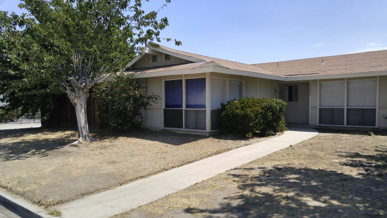 2 Bedroom, 2 Bathroom Duplex in Hemet – photo 1