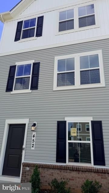 452 17TH STREET – photo 1 of 15