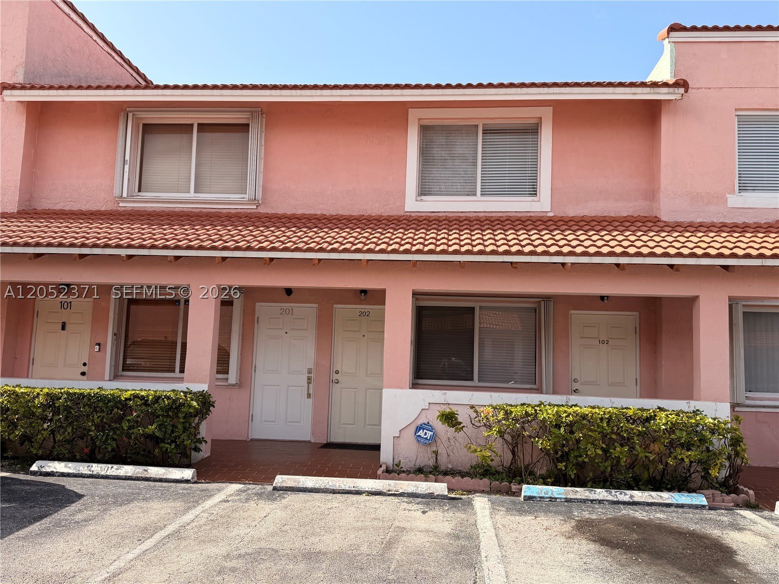 8019 Lake Dr – photo 1