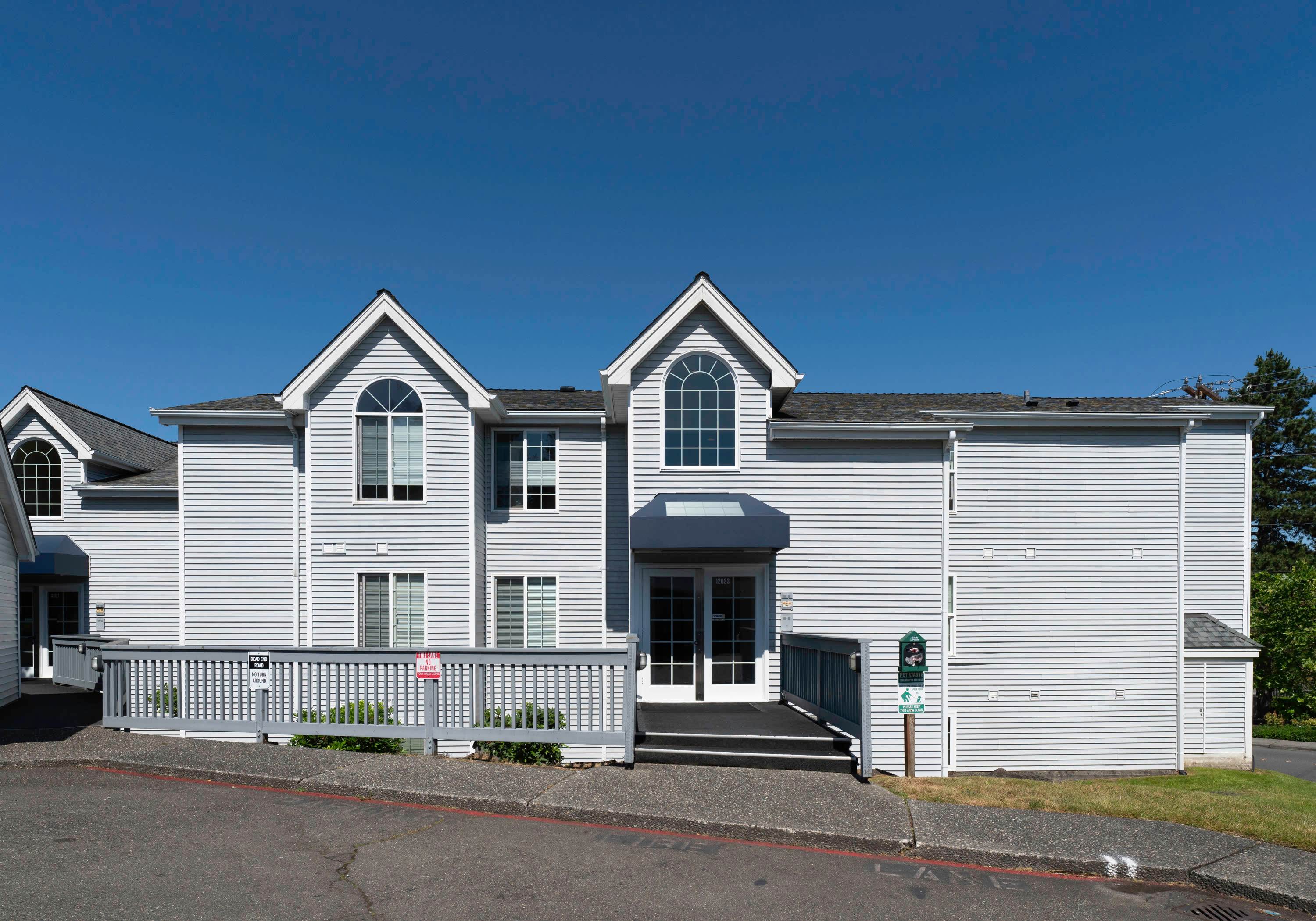 12023 SE 60th St Unit F – photo 1