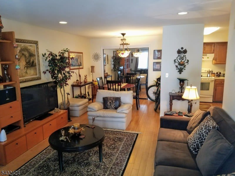 13 Ray Ct – photo 1 of 293