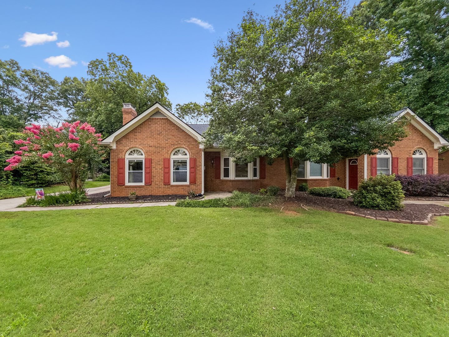 Updated 2Br 2Ba Townhome In Convenient East Athens Location – photo 1
