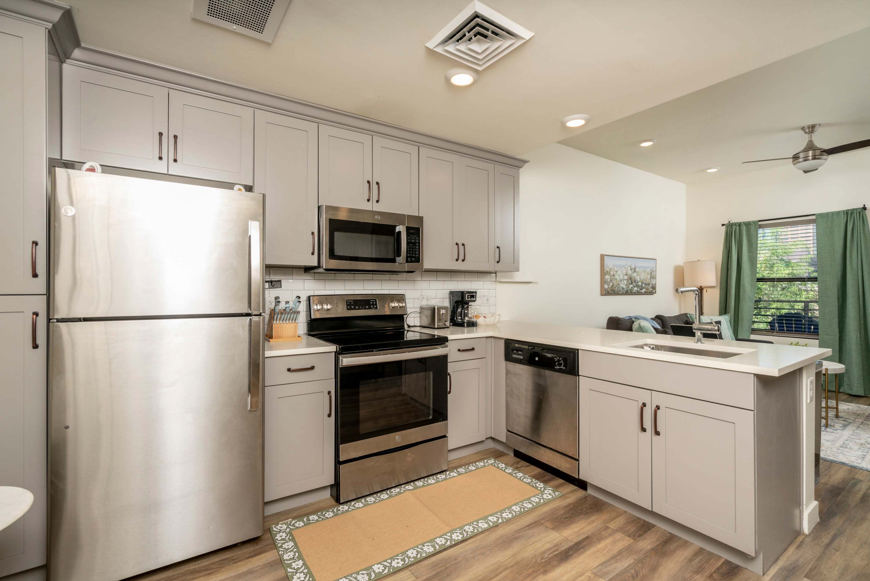 475 North 9th Street – photo 1