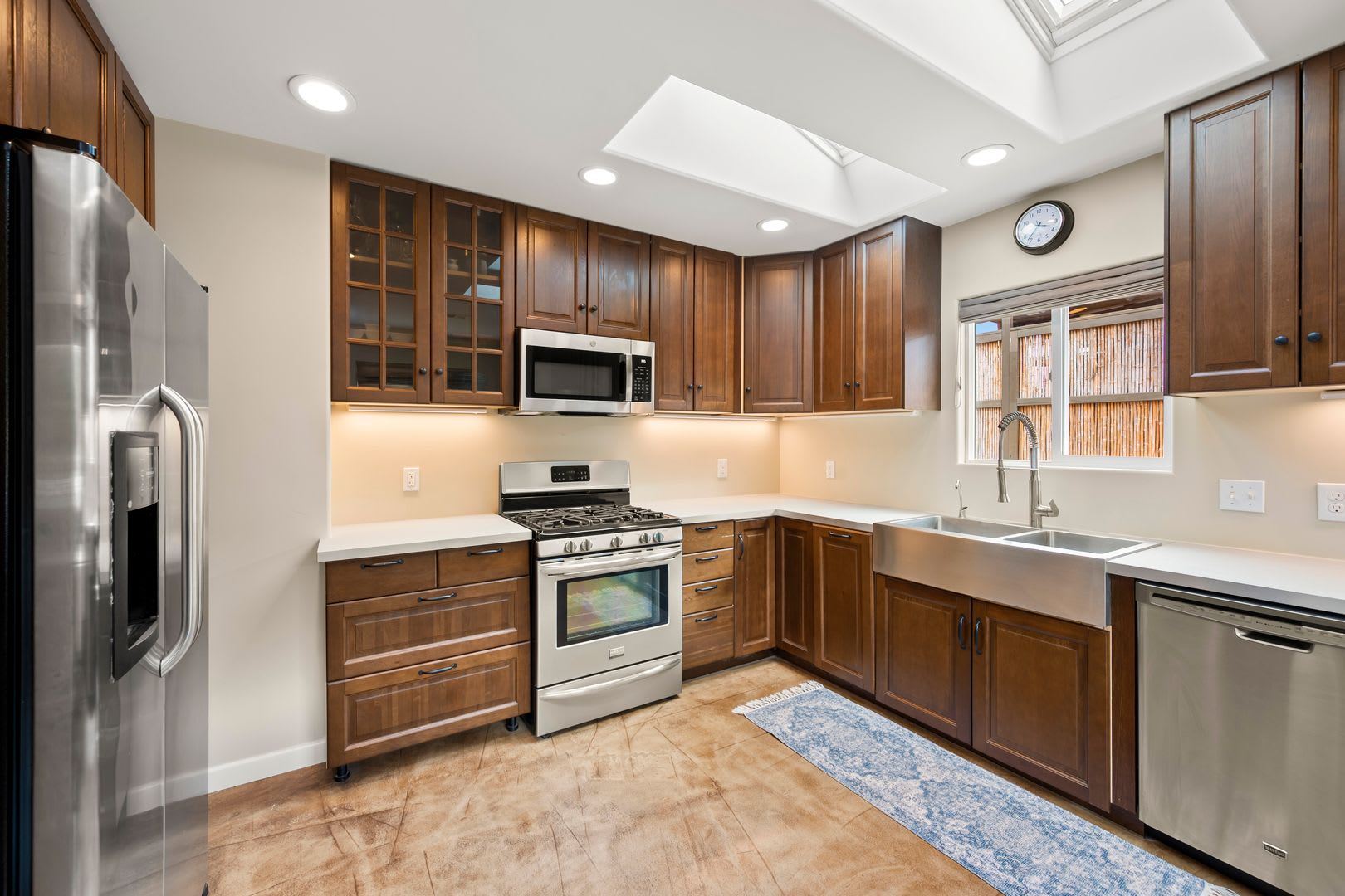 Stunning 2 BD, 2 BA, Single Level House in Solana Beach Rental for 6 Month Lease. – photo 1 of 22