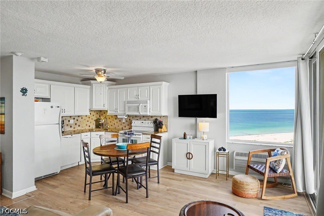 7330 Estero Boulevard – photo 1 of 34