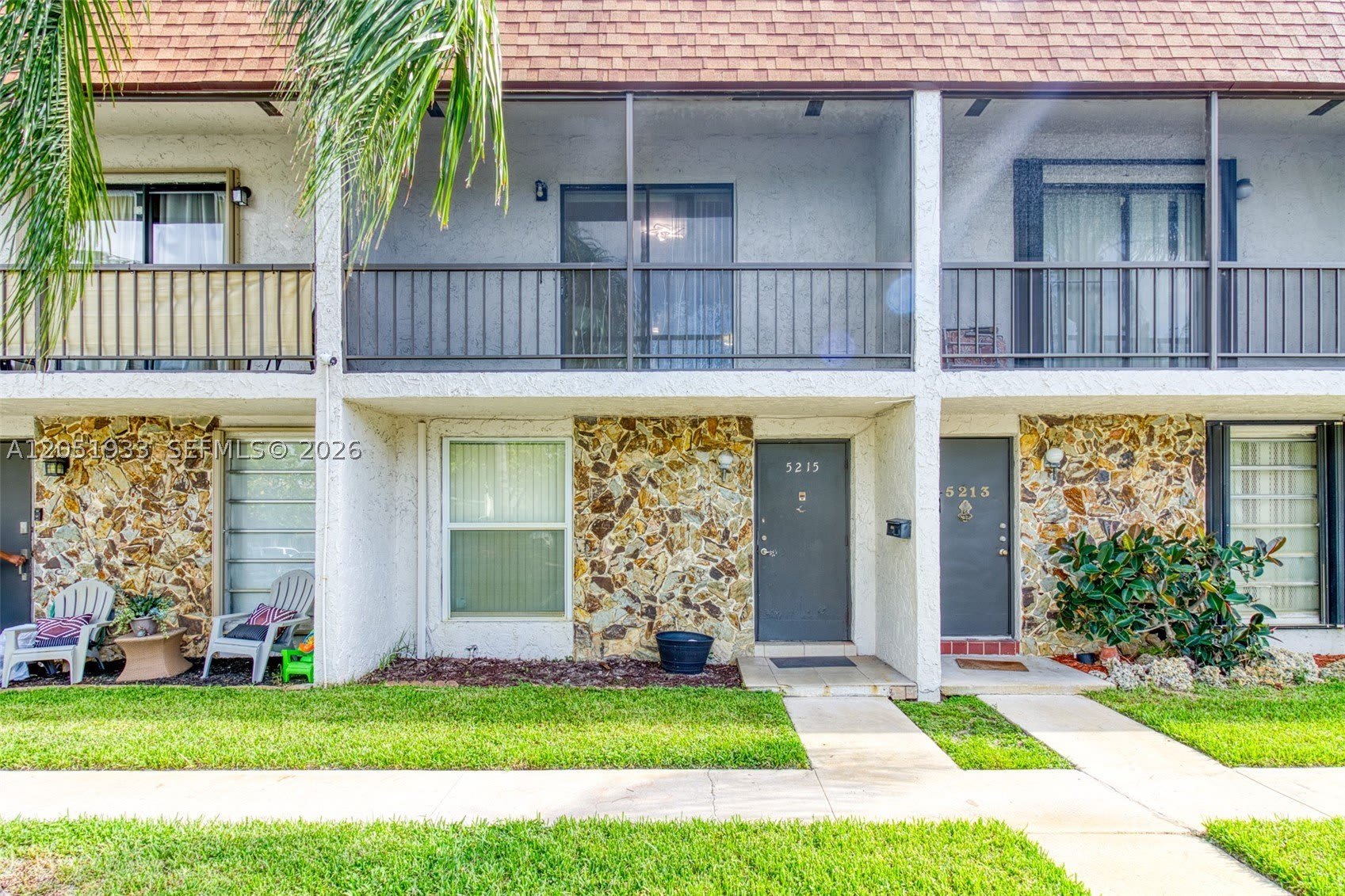 5215 SW 40th Ave – photo 1