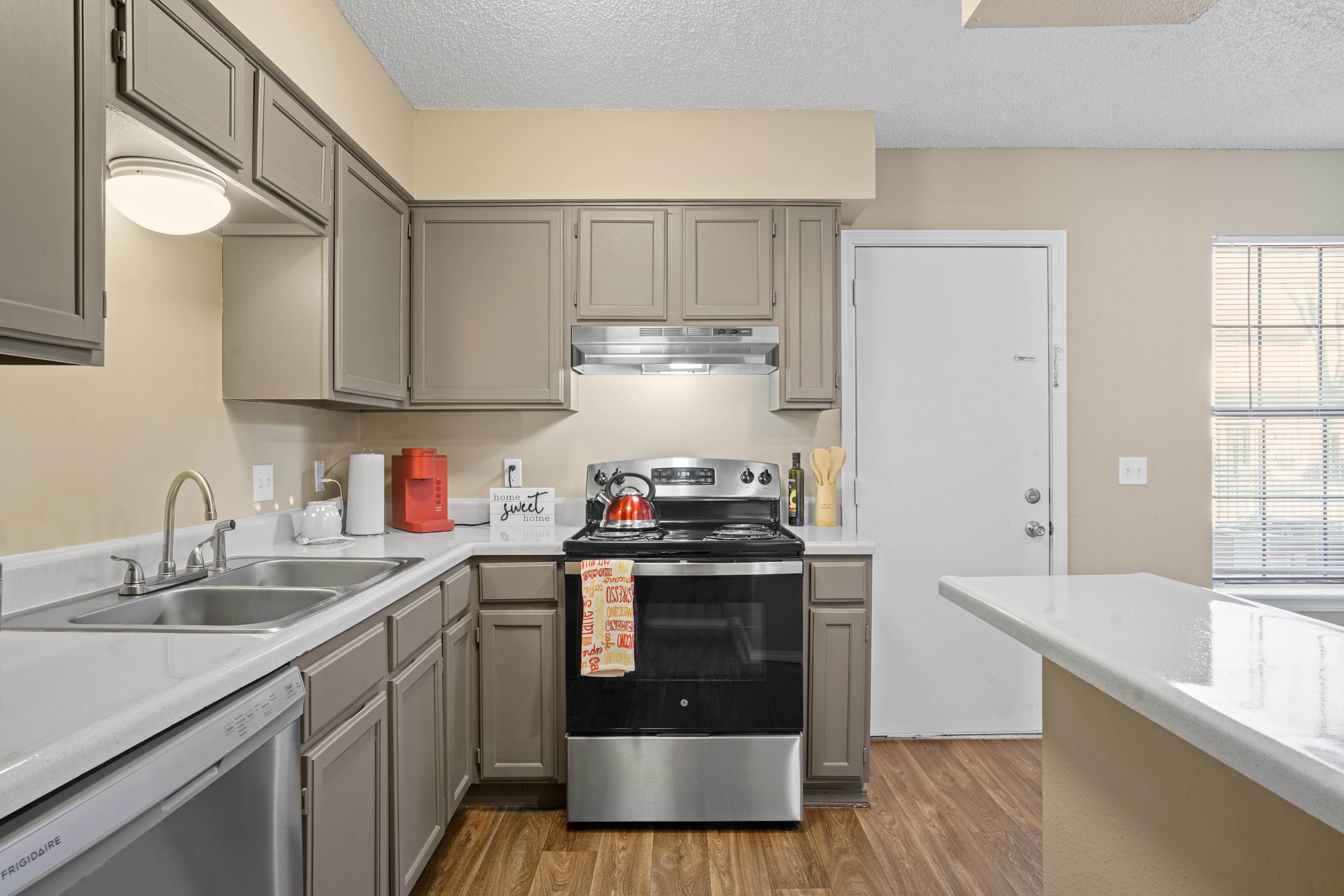 Diamond Crest Townhomes – photo 1
