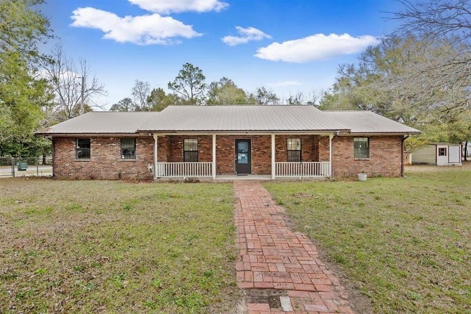 750 W Orange Avenue – photo 1 of 24