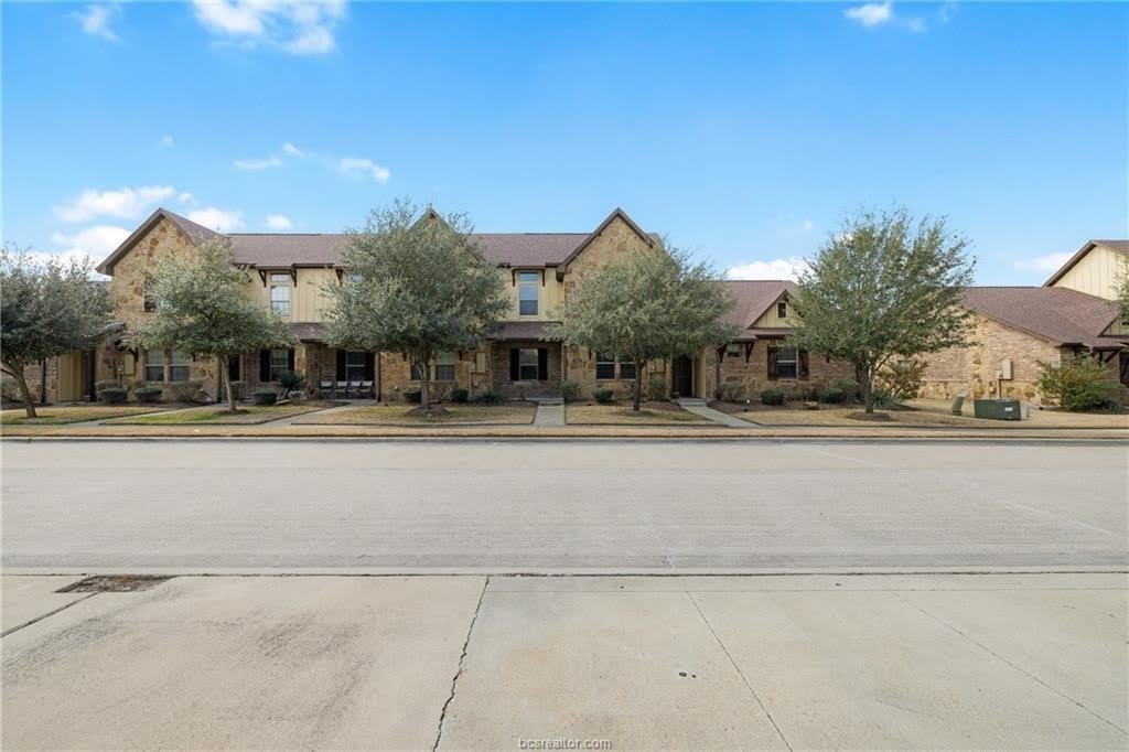 2902 Old Ironsides Drive – photo 1