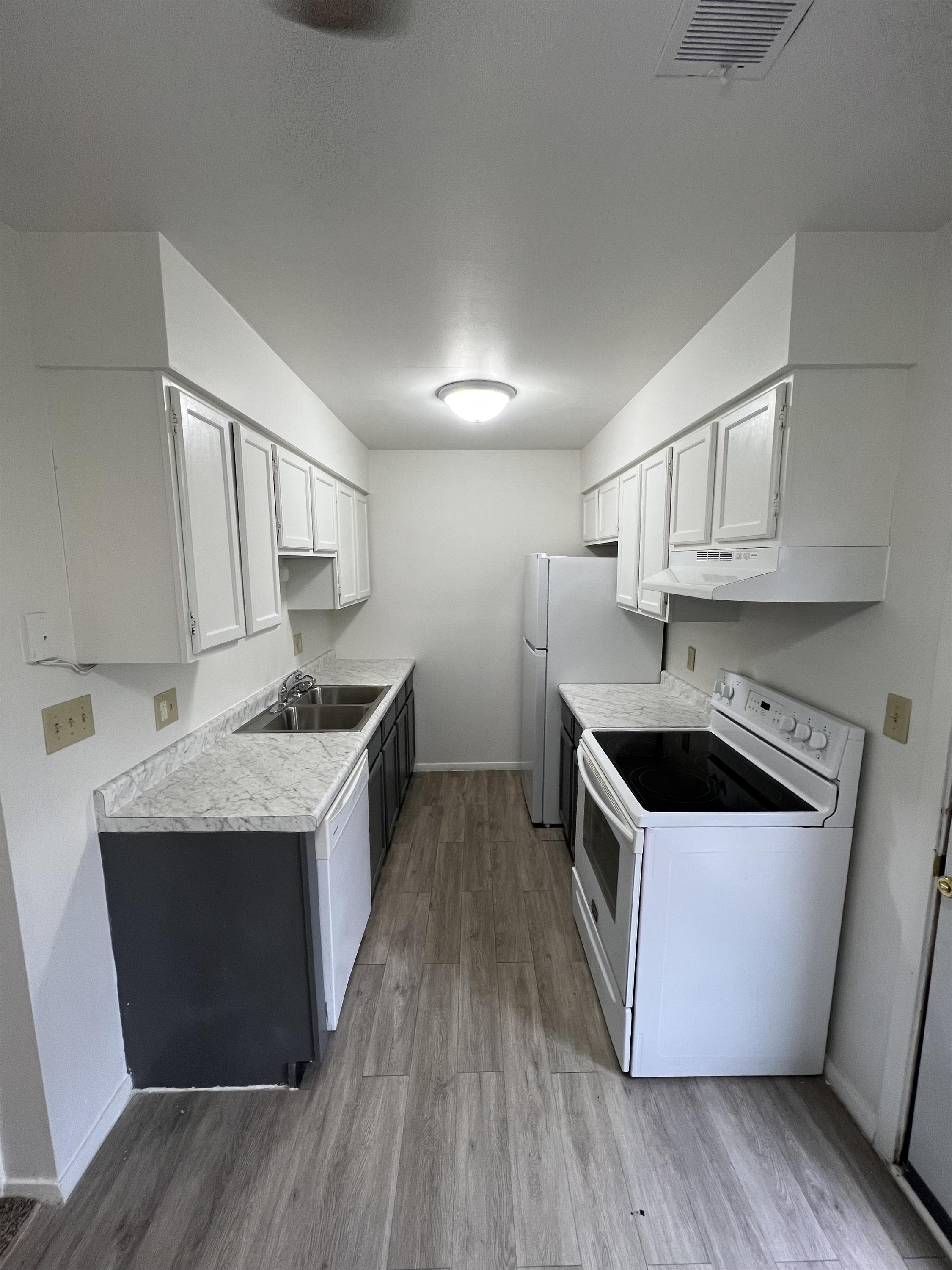 2302 East Glendale Boulevard – photo 1 of 8