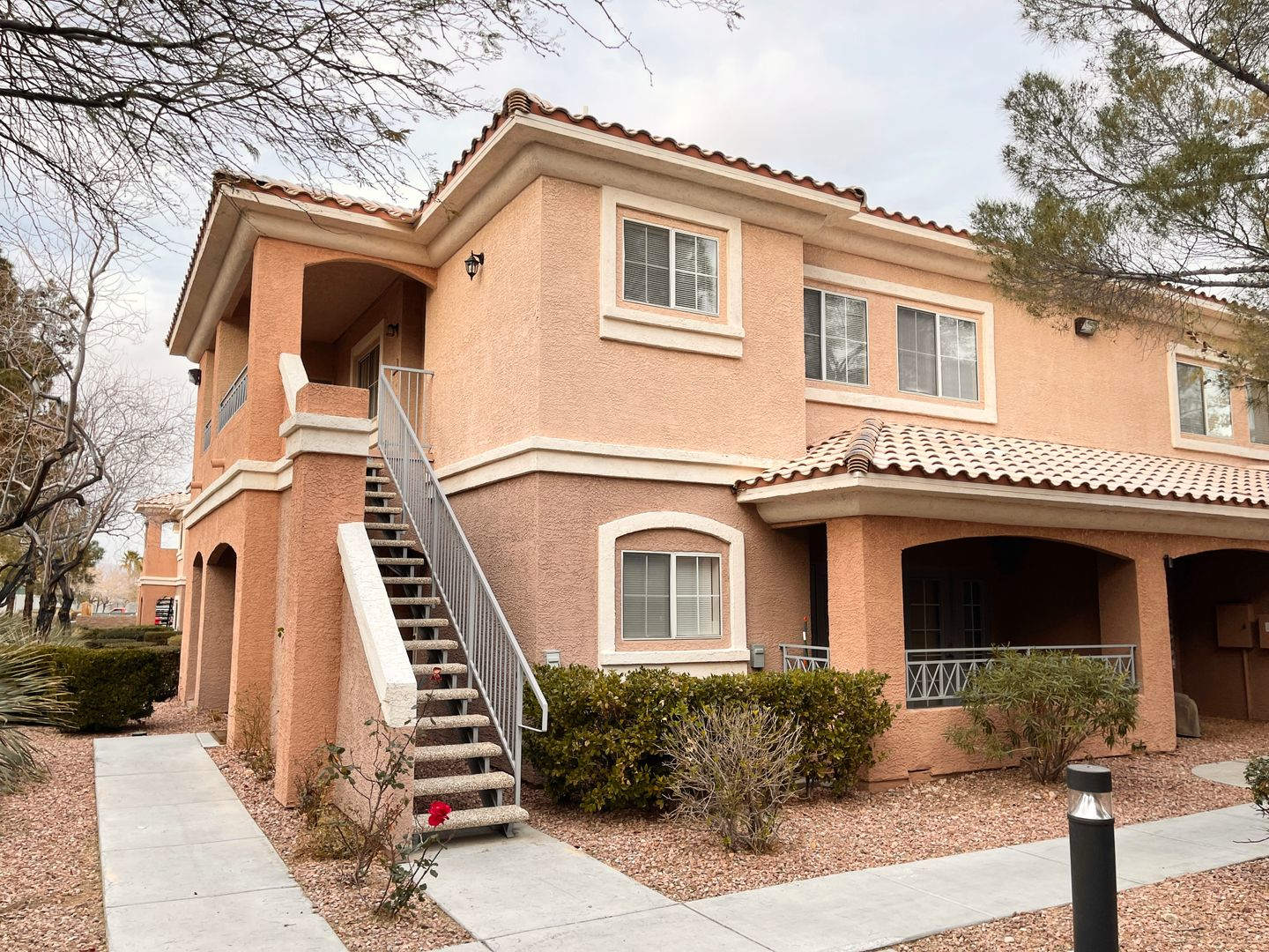 Summerlin Condo in gated community – photo 1
