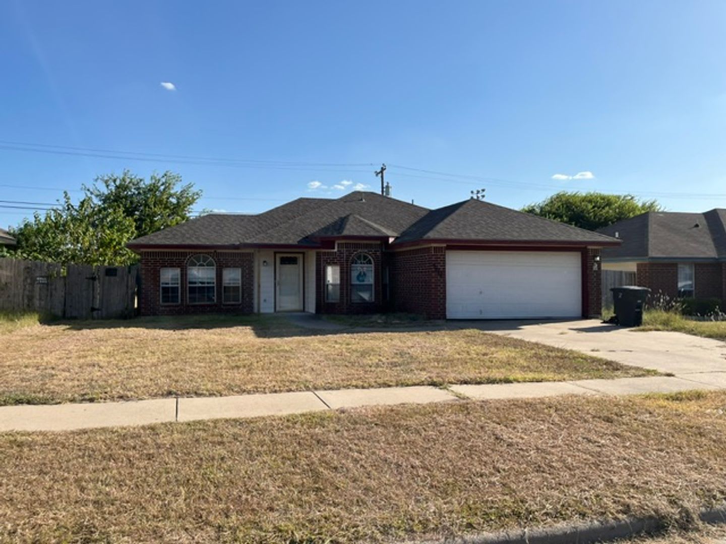 Single Family 3 bedroom – photo 1