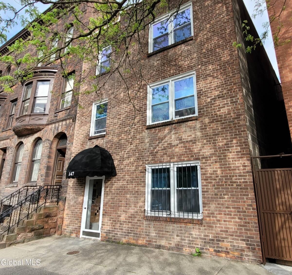 147 Eagle Street – photo 1 of 15