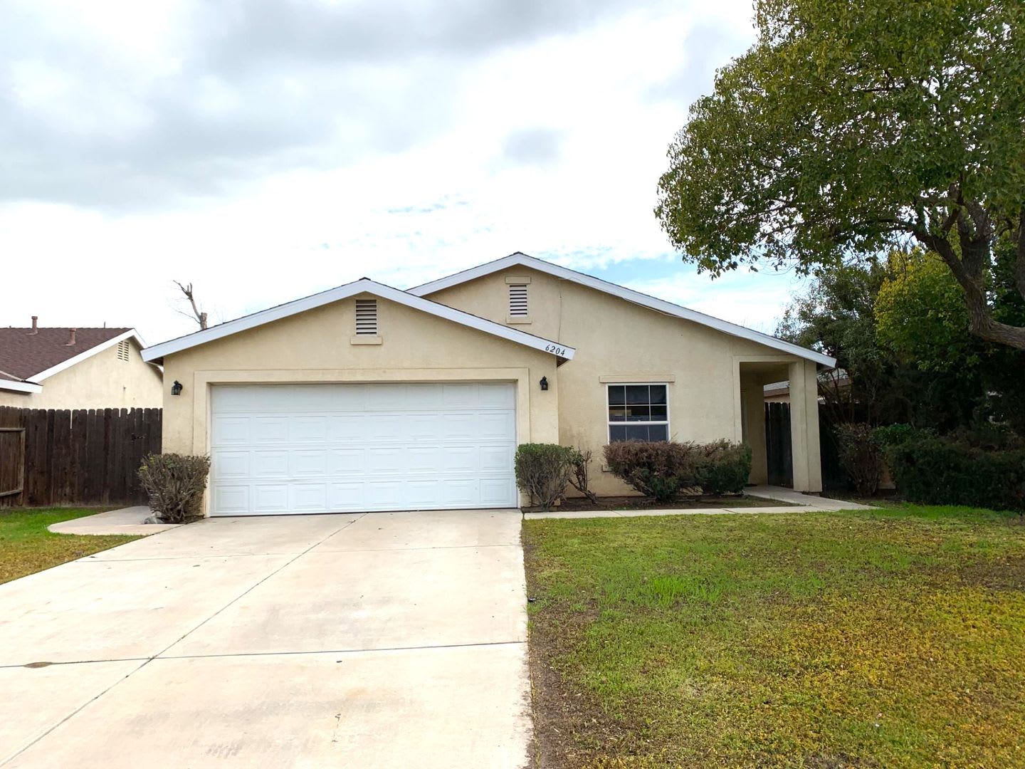 6204 Straub Lane 3 2 In South Bakersfield – photo 1 of 159
