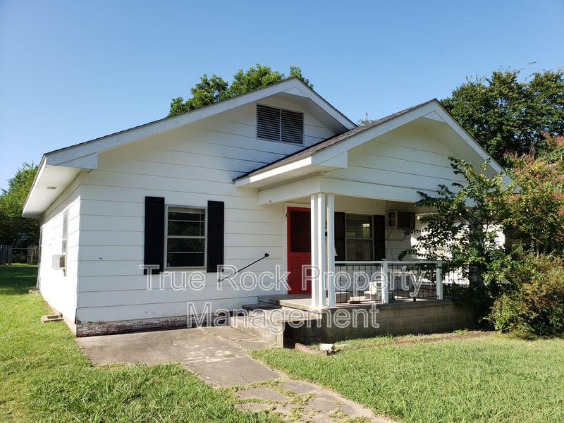 811 East 15Th Street – photo 1 of 13
