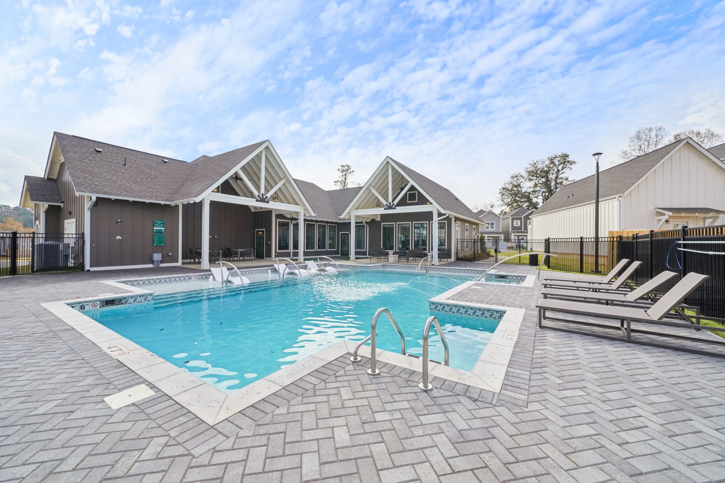 Gardendale Manor Apartments – photo 1 of 143