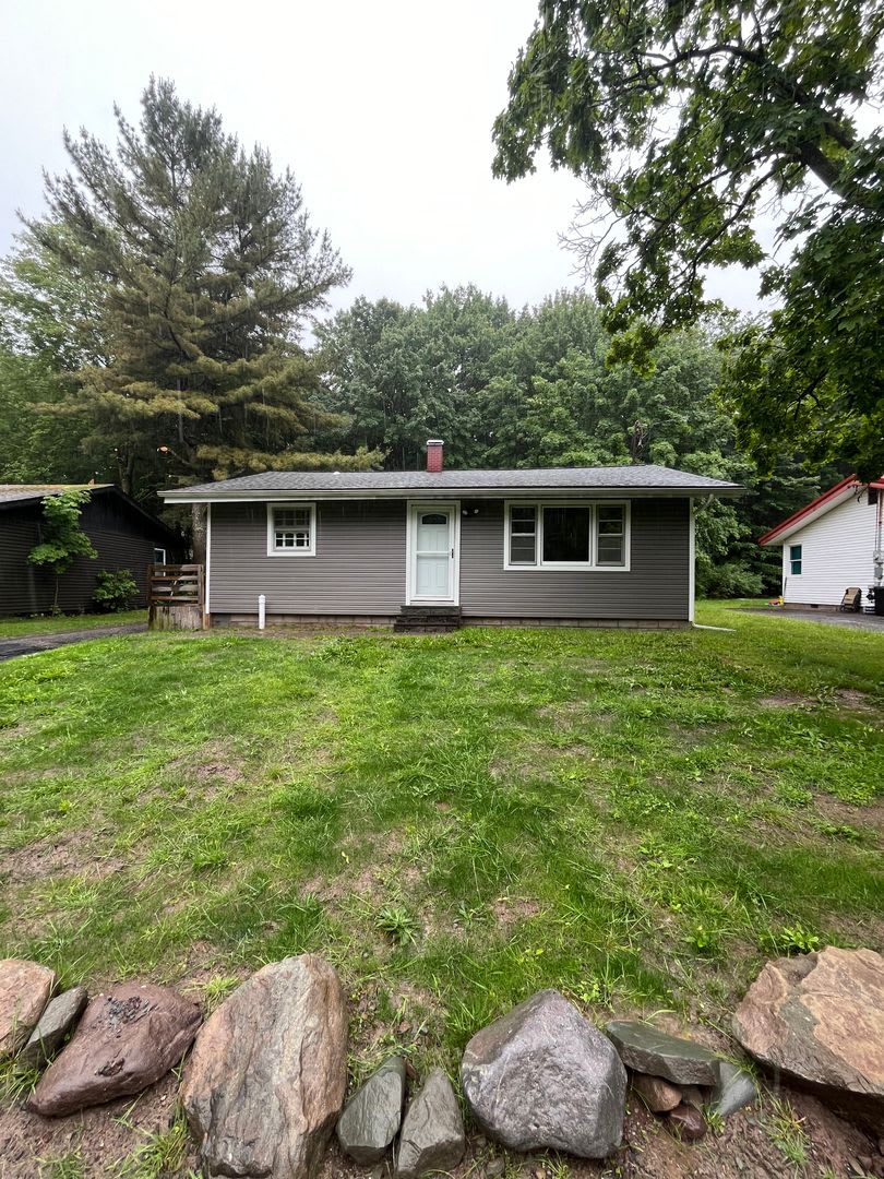3 Bedroom House – photo 1 of 15
