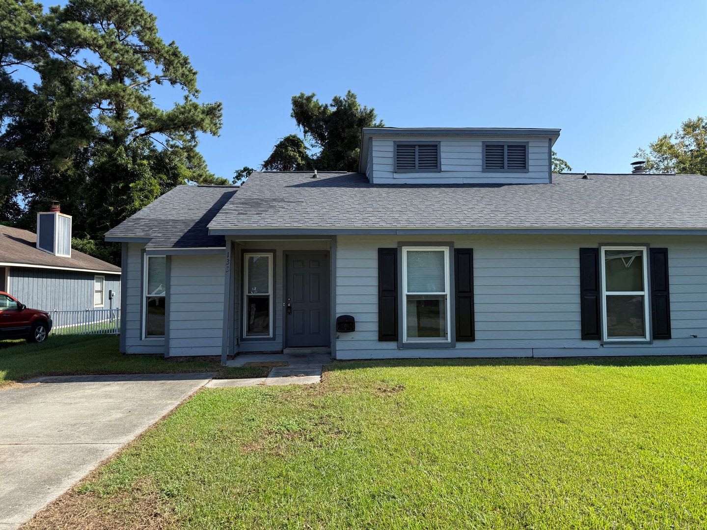 Nice 2 bedroom, 1 bath duplex – photo 1