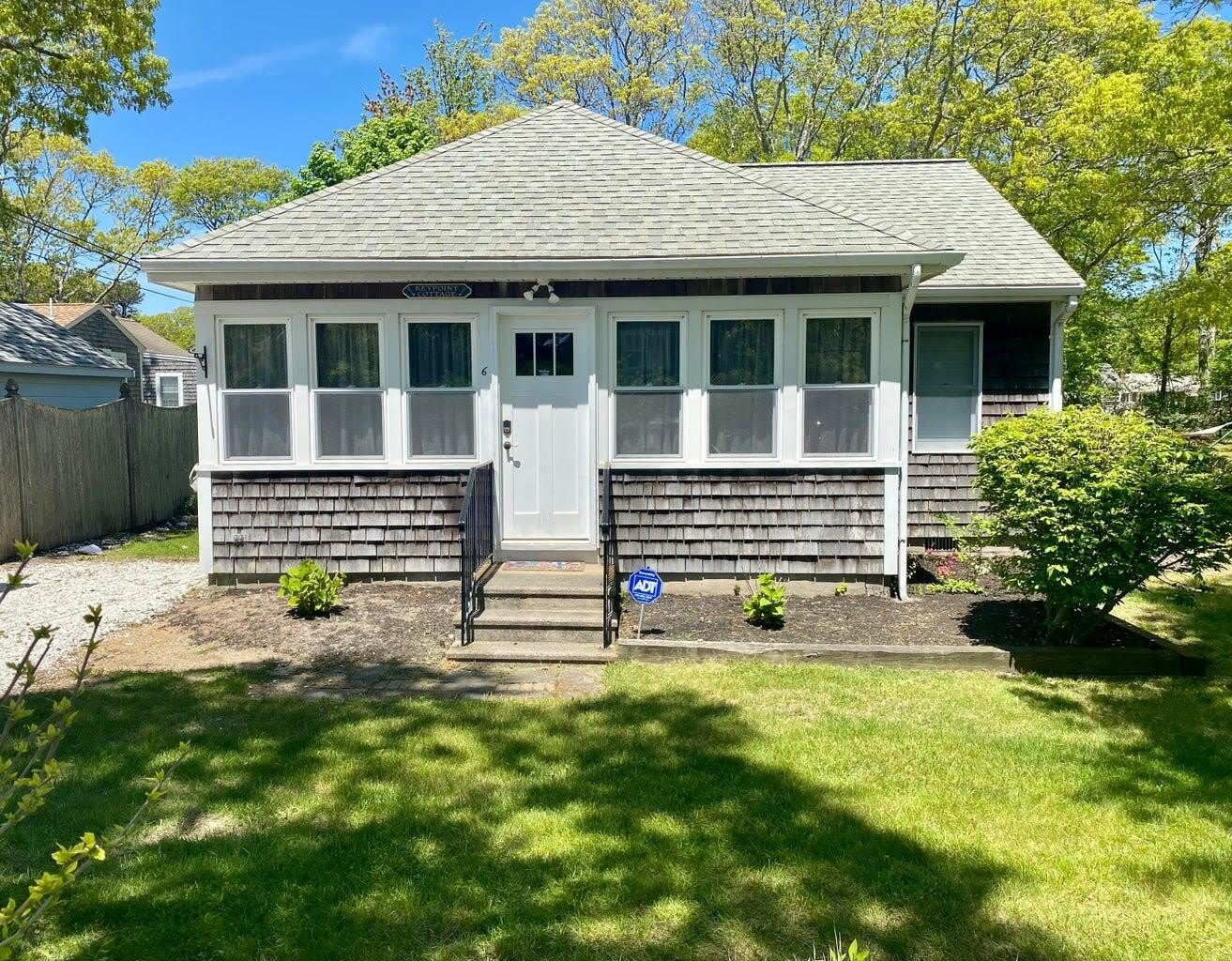 6 Parkwood Road – photo 1 of 16