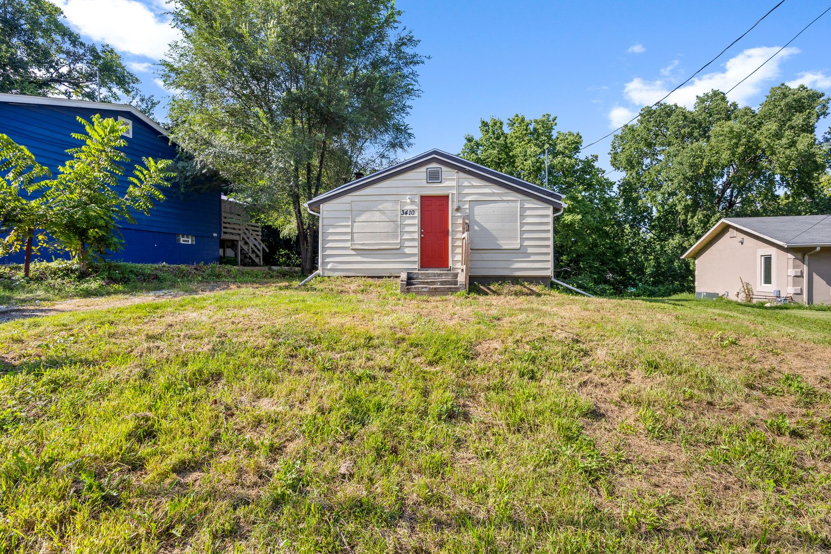 3 Bedroom Home For Rent – photo 1