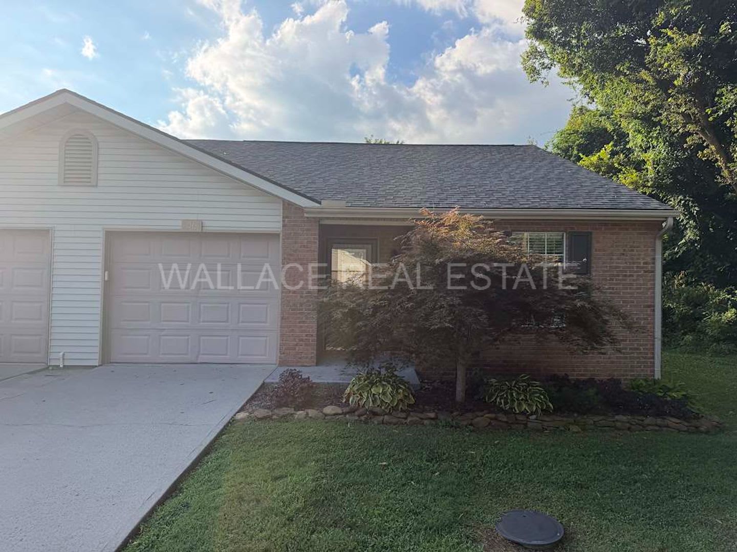 END UNIT 2 BEDROOM, 2 BATH CONDO IN POWELL IN BROCKTON PLACE!! – photo 1