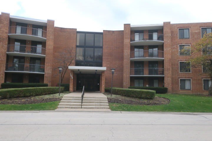 1605 E Central Road – photo 1