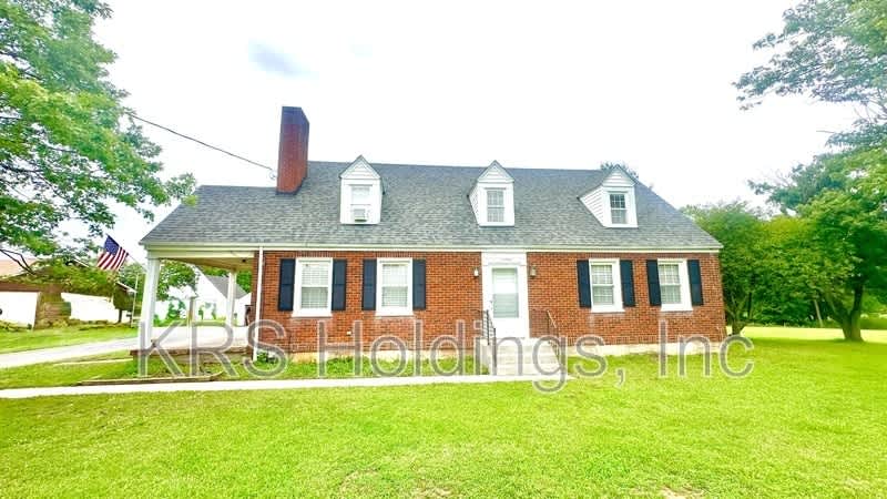 2709 Old Forest Rd – photo 1