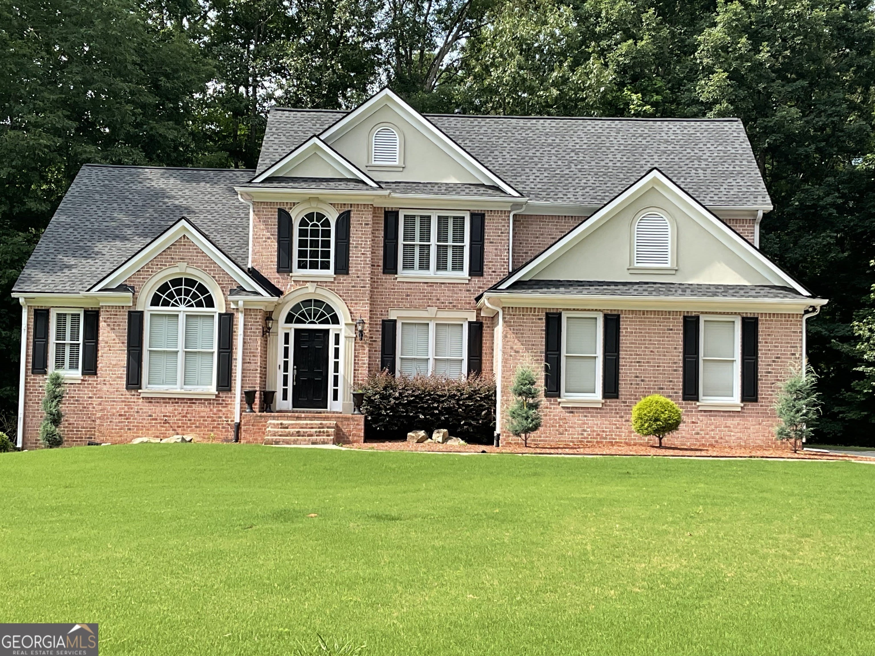 115 Sutton Court – photo 1 of 30