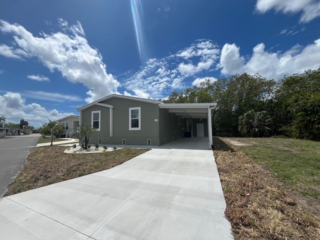 173 Eland Drive – photo 1