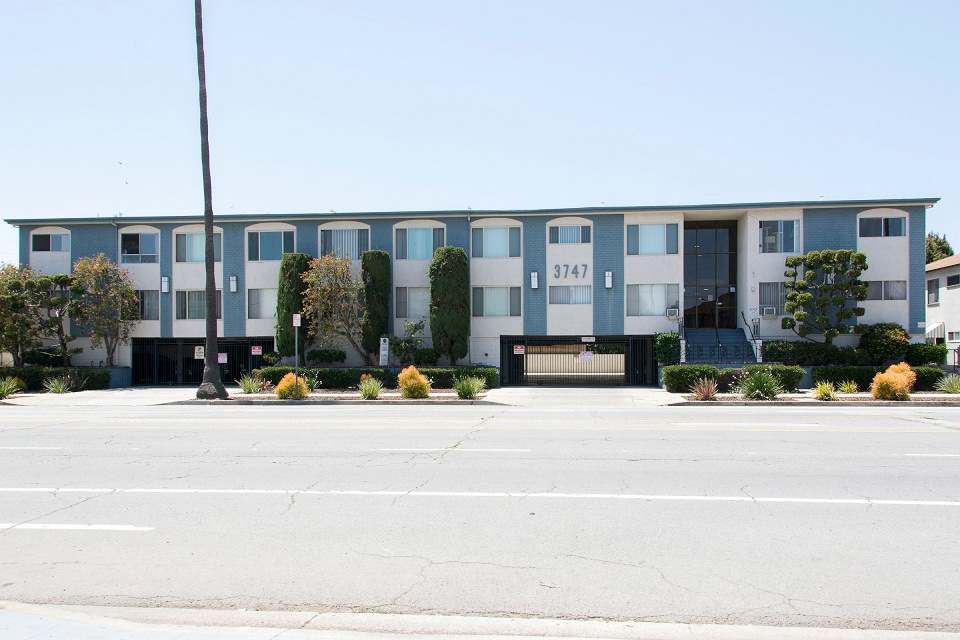 3747 Sepulveda Boulevard – photo 1