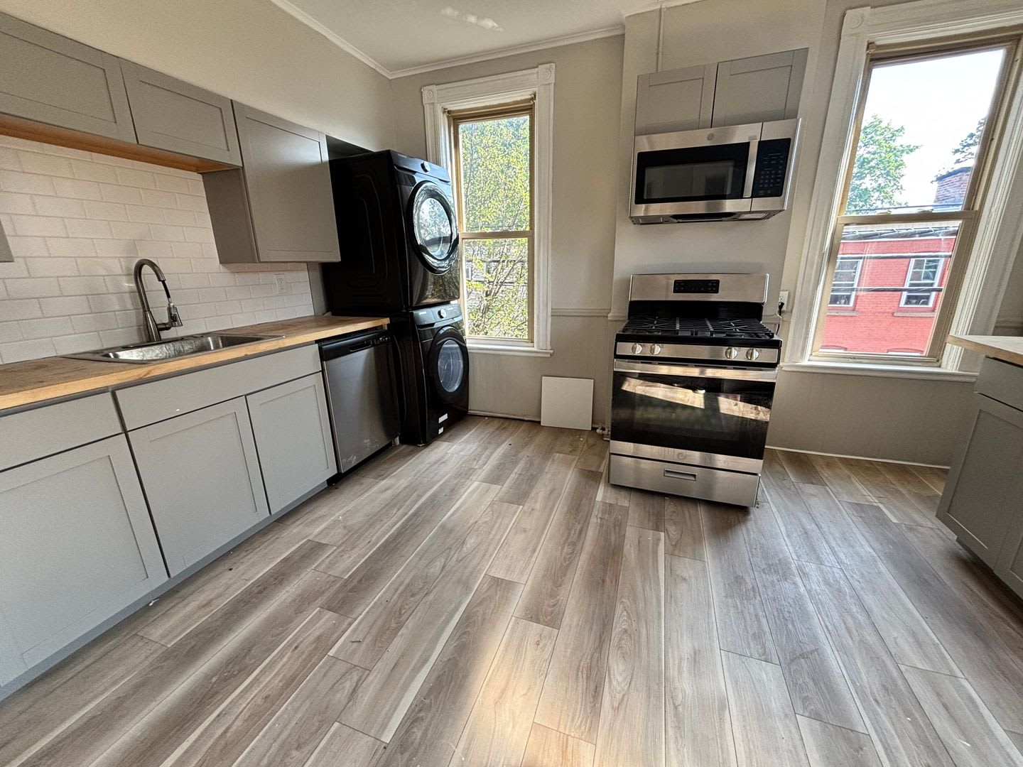 343 4th St – photo 1