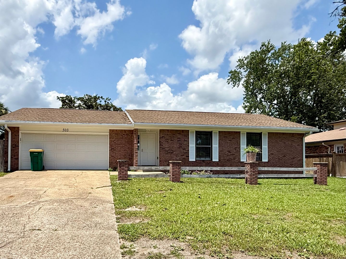 New Listing! – photo 1
