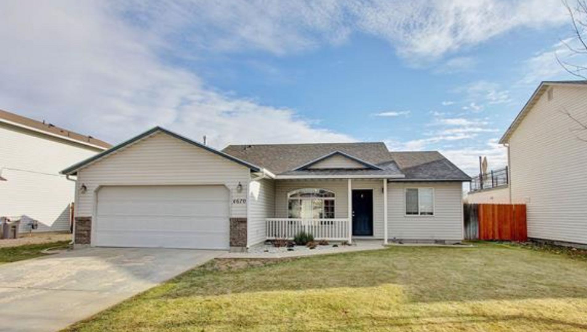 Single level 4 bedroom 2 bath Boise home. – photo 1 of 25